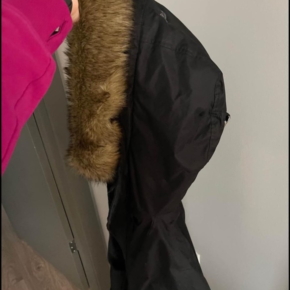 TNA Summit Parka - Picture 2 of 3